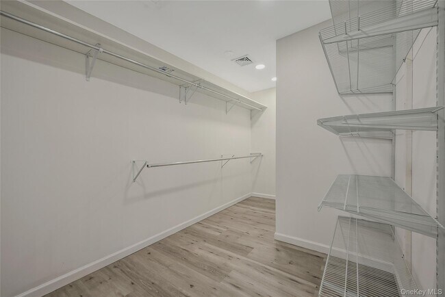 Building Photo - 23 Terrace Ln
