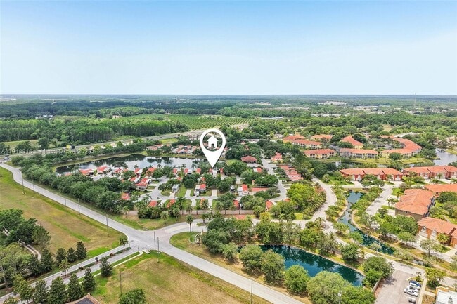 Building Photo - 6621 La Mesa Rd