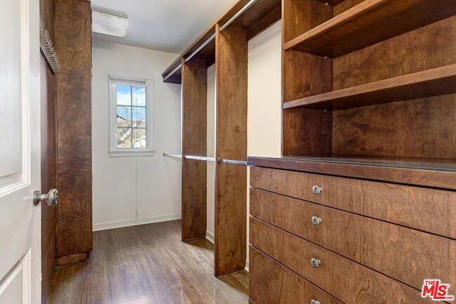 Building Photo - 201 Tavistock Ave