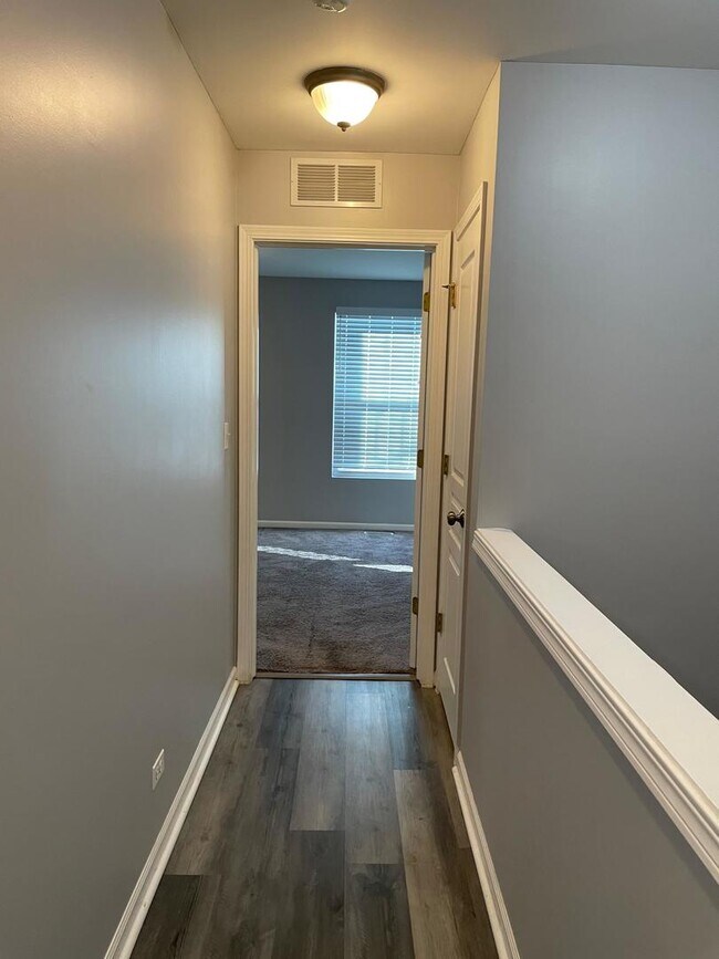 Building Photo - 416 Conservatory Ln