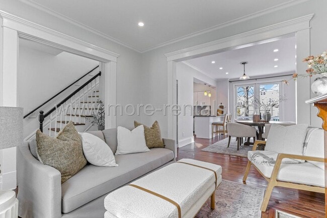 Building Photo - Stunning and move-in ready 3 bdr house