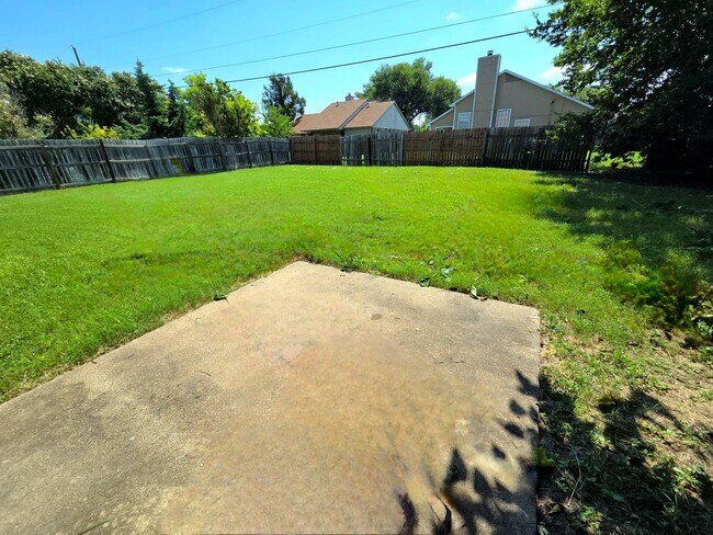 Building Photo - NEW IN MANAGEMENT - HALF OFF THE FIRST MONTH