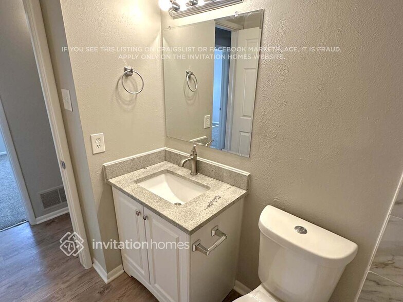 Building Photo - 2643 S Richfield St