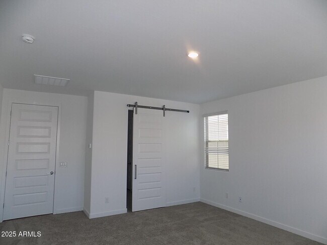 Building Photo - 1159 E Sabino Dr