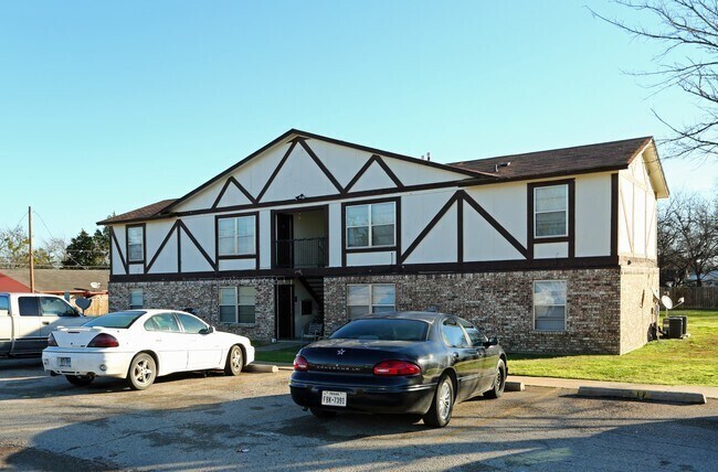 Building Photo - 101 Pecan St