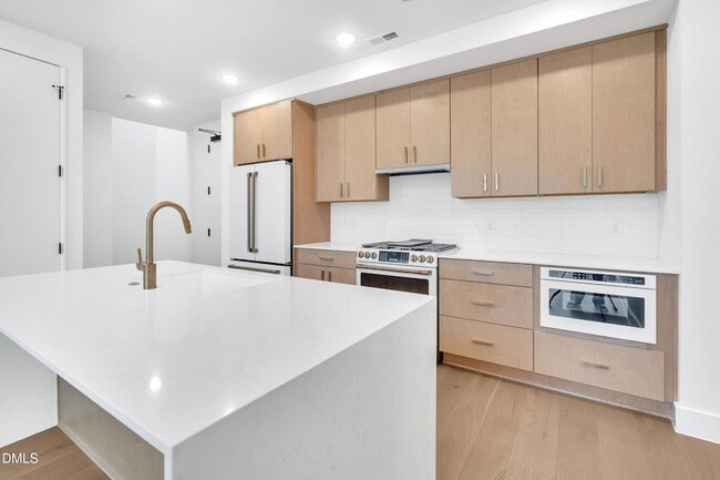 Building Photo - 29 Enterprise St