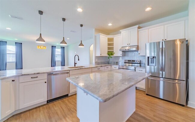 Building Photo - 570 Sanctuary Blvd