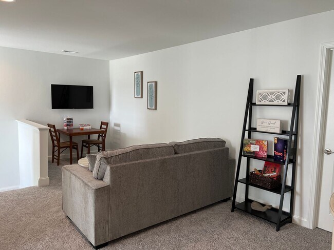 Building Photo - Beautiful Home in the Westhill Community -...