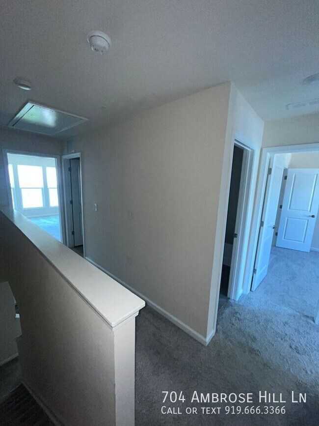 Building Photo - 704 Ambrose Hl Ln