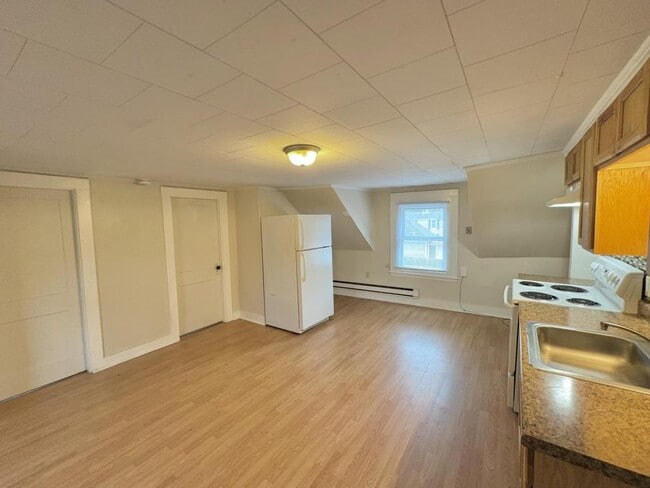 Building Photo - 47 Garrison St