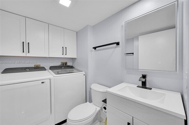 Building Photo - 9861 NW 6th Ct