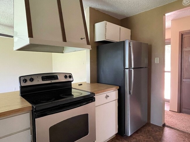 Building Photo - 4009 Eastridge Dr