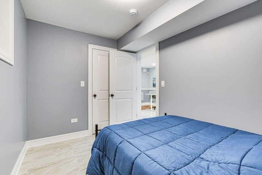 Building Photo - 1034 N Drake Ave