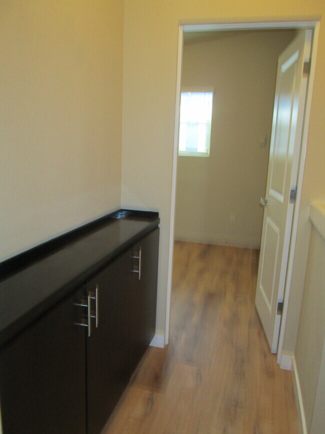 Building Photo - 4321-B SE Division St