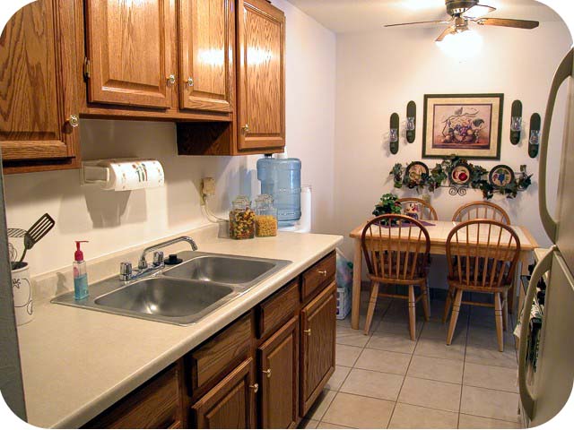 Kitchen - Oak Grove Apartments