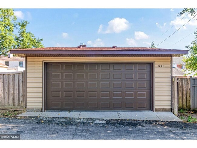 Building Photo - 1753 Hillcrest Ave