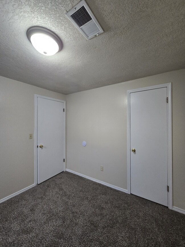 Building Photo - 3824 W Elm St