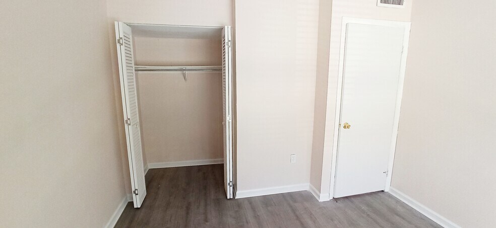 Bedroom # 3: Closet - 124 Roberts Ln