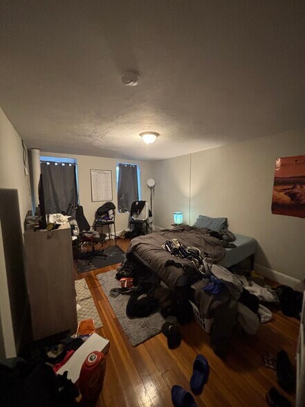 Building Photo - 220 Hanover St