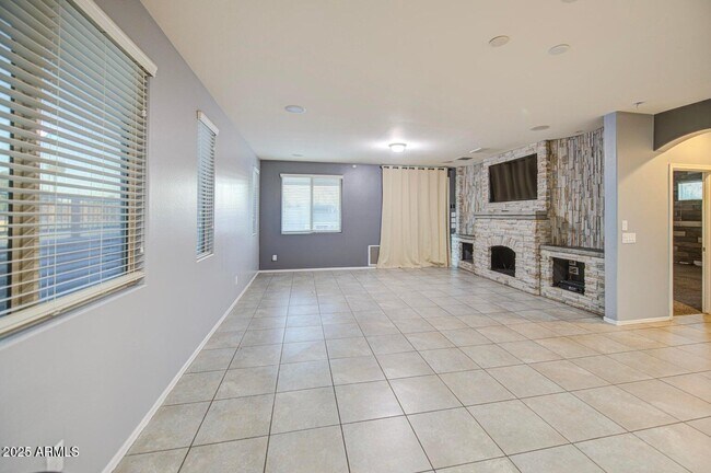 Building Photo - 6815 S 19th Ln