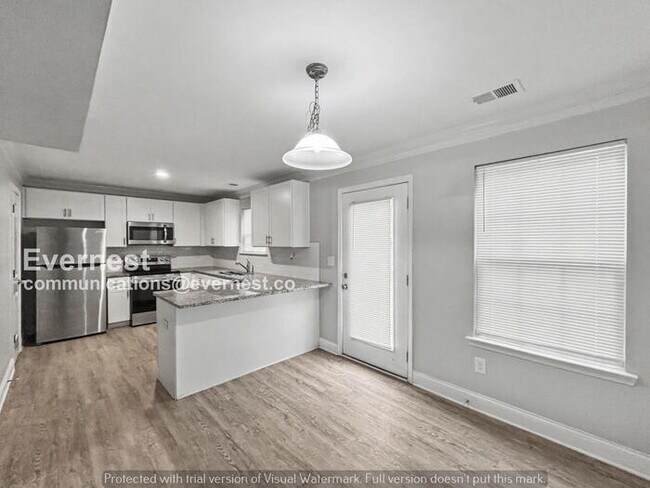 Building Photo - 3 Bed, 2.5 Bath Home with Attached Garage / Pet-Friendly / Available Now!