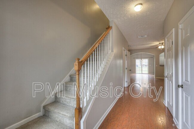 Building Photo - 1068 Ashmore Dr