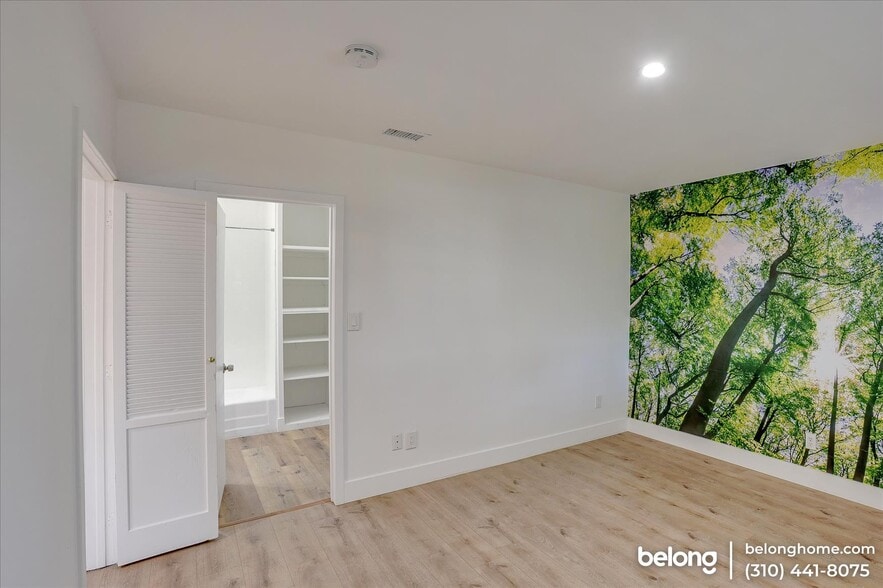 Building Photo - 8833 Paso Robles Ave