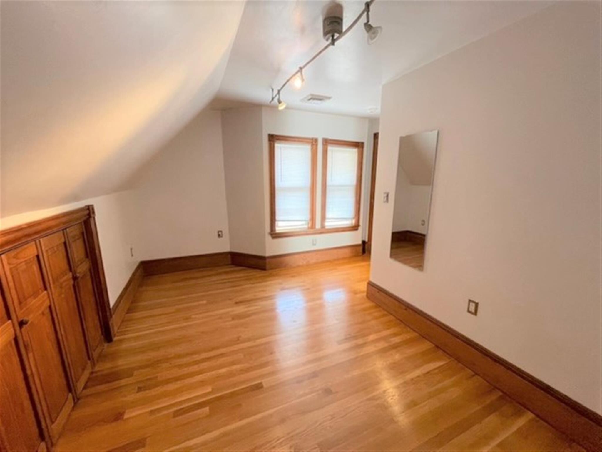 Building Photo - 15 Conwell Ave