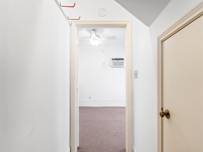 Building Photo - 5215 Skinner Ln