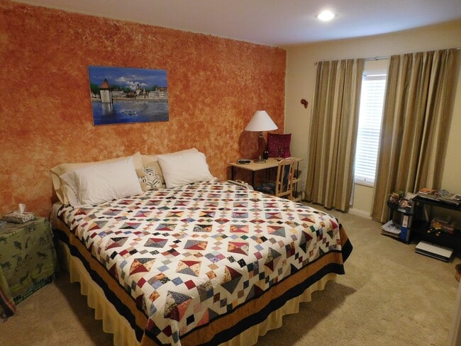 Building Photo - 1441 N Naomi St