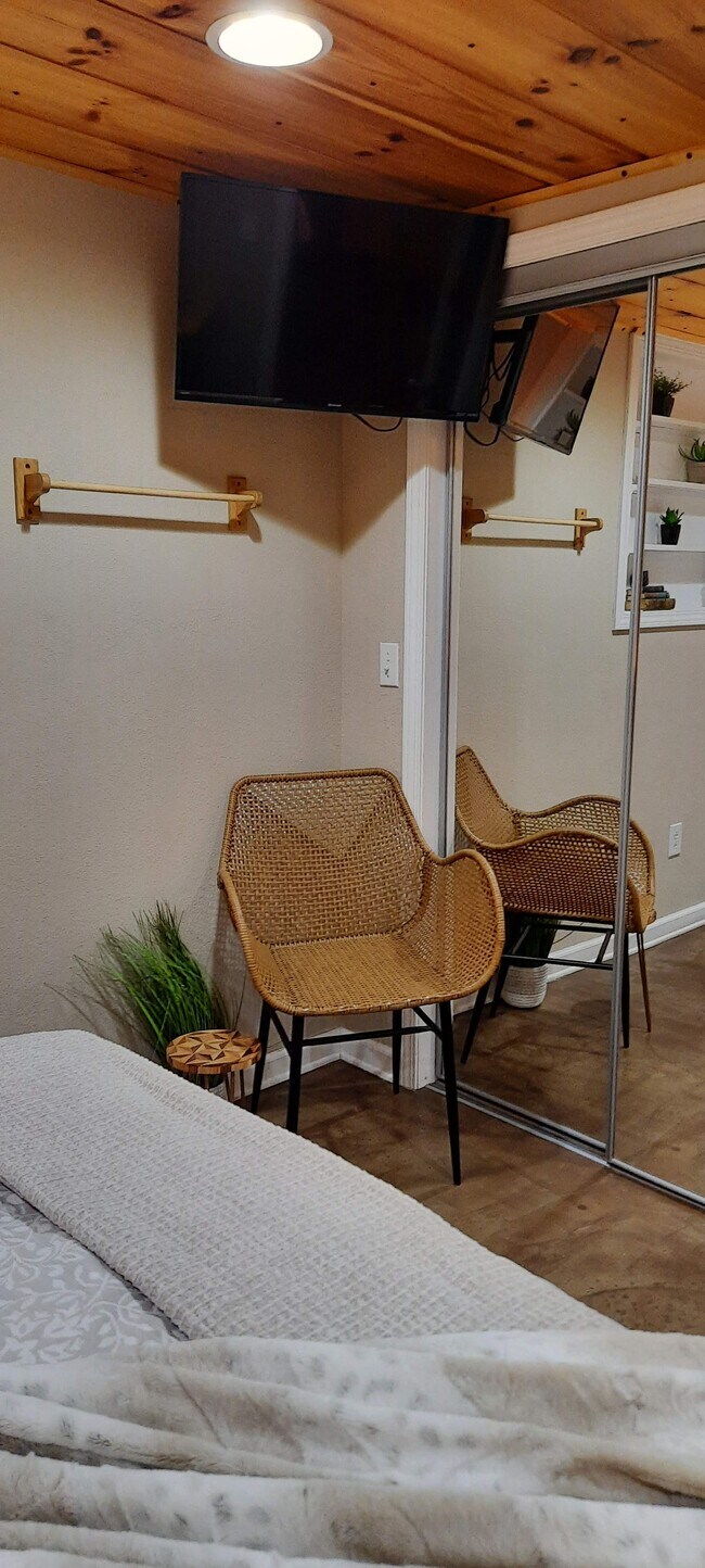 Building Photo - 487 Kentucky Ave