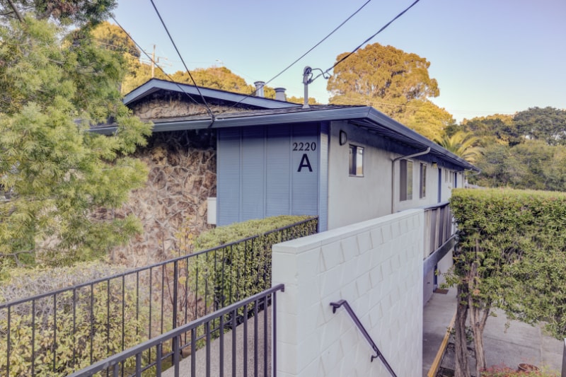 Building Photo - 2220 Lake Rd