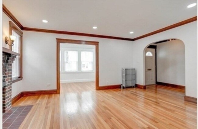 Building Photo - 43 Magdala St