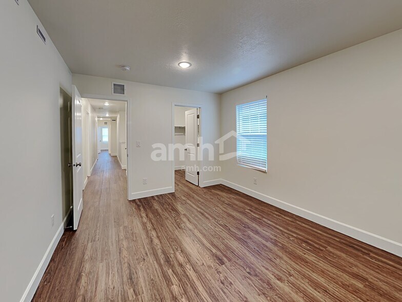 Building Photo - 11031 Kitty Hawk Rd