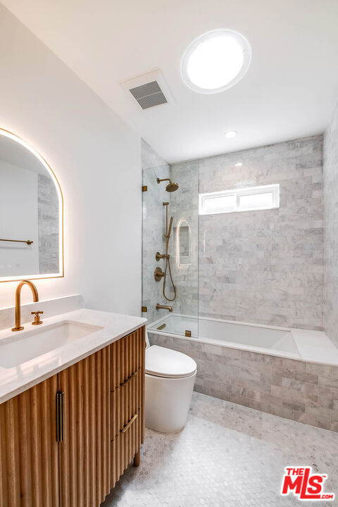 Building Photo - 749 N Niagara St