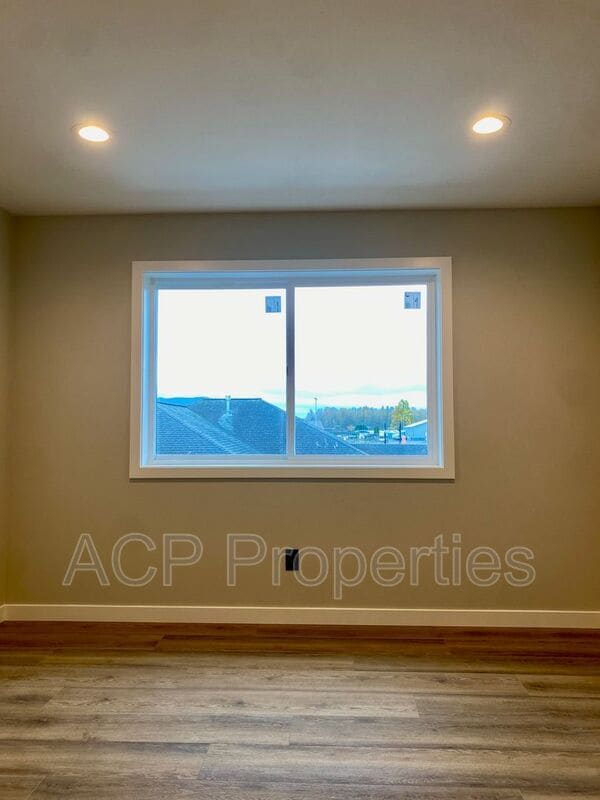 Building Photo - 110 Baker St