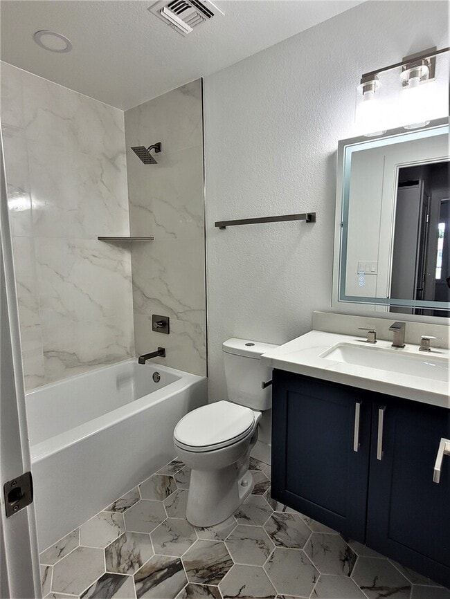 Building Photo - Stunning Completely remodeled 4-bedroom wi...