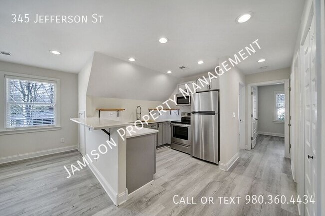 Building Photo - 345 Jefferson St