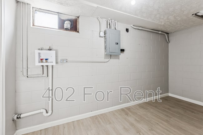 Building Photo - 3821 Saratoga St