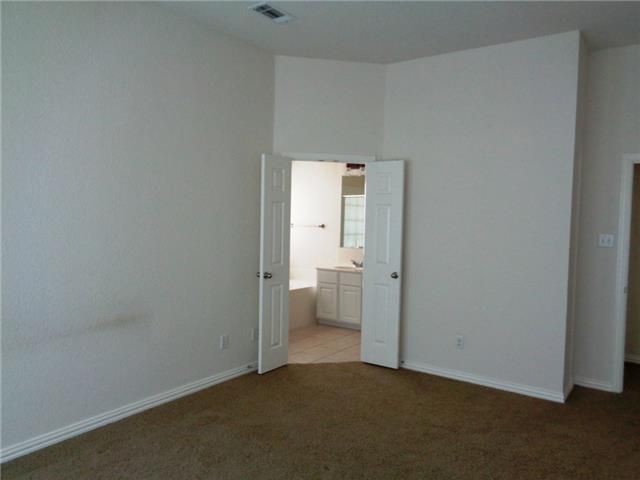Building Photo - 8164 Hosta Way