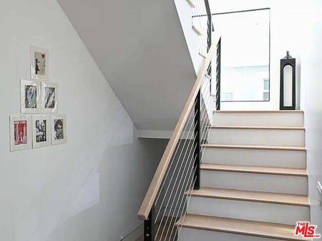 Building Photo - 1410 Coronado Terrace