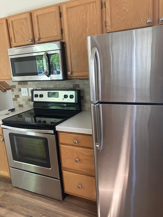 Building Photo - 160 Emilio Court