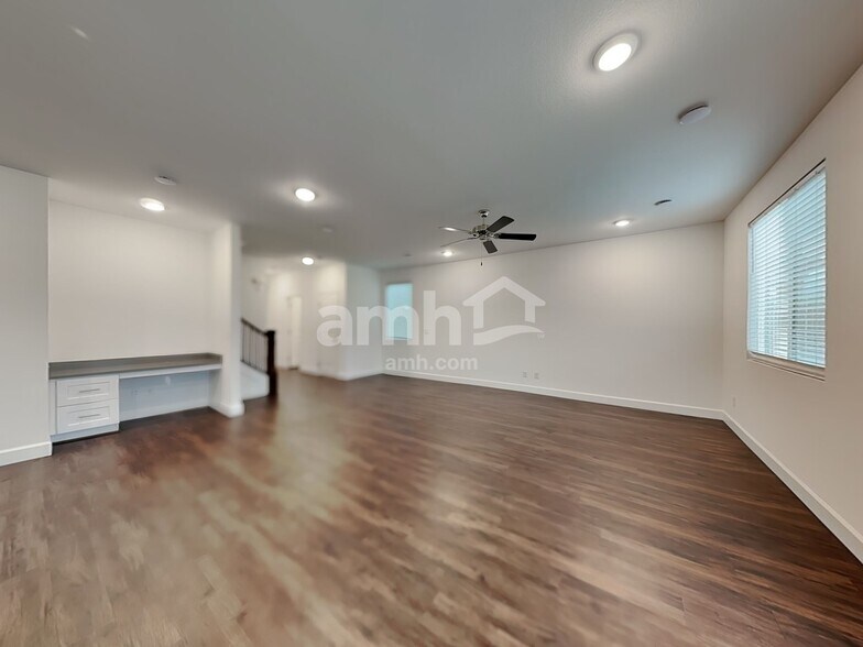 Building Photo - 4849 Colossal Star St
