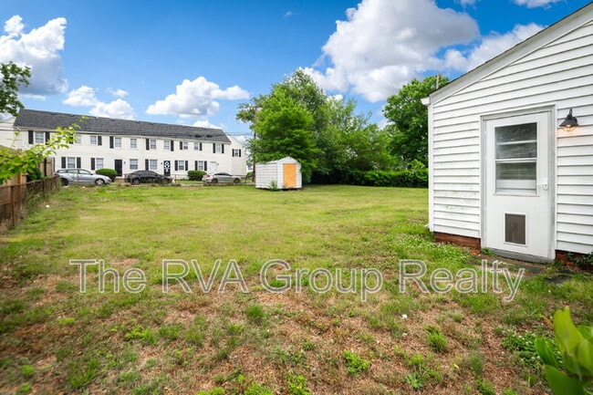 Building Photo - 3411 Oxnard Rd