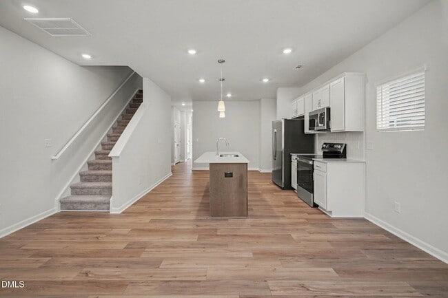 Building Photo - 140 Silver Fir Ln