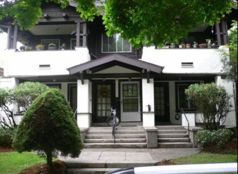 Building Photo - 1804 NE 24th Ave