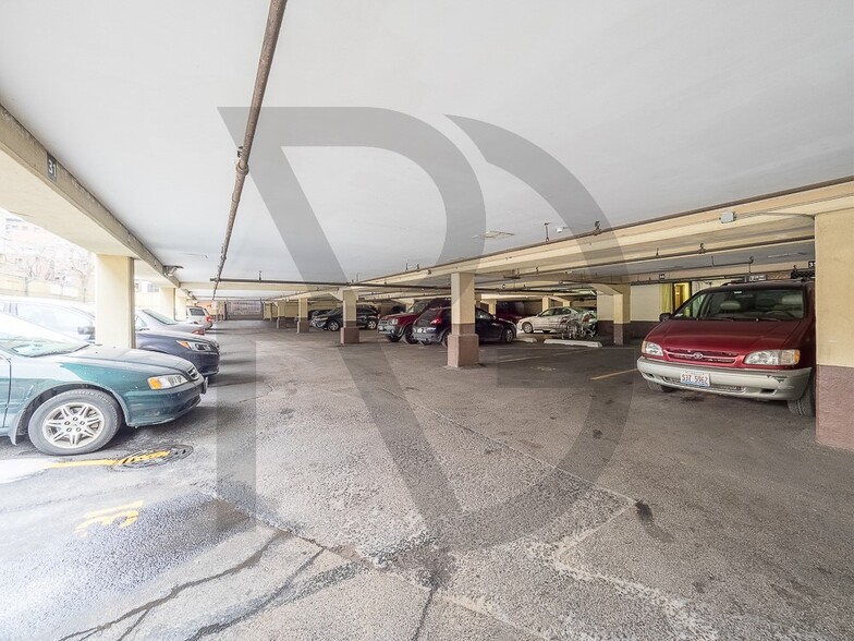Building Photo - 503 W Barry Ave
