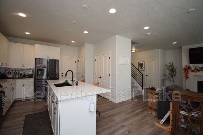 Building Photo - 2964 S 2500 W St