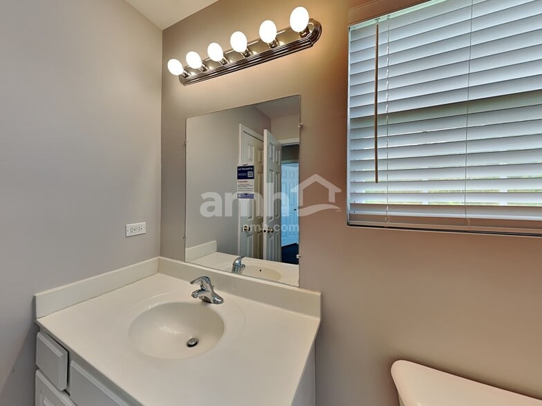 Building Photo - 38333 Monarch Ct