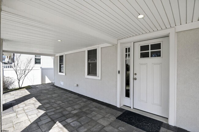 Building Photo - 103 N Madison Ave